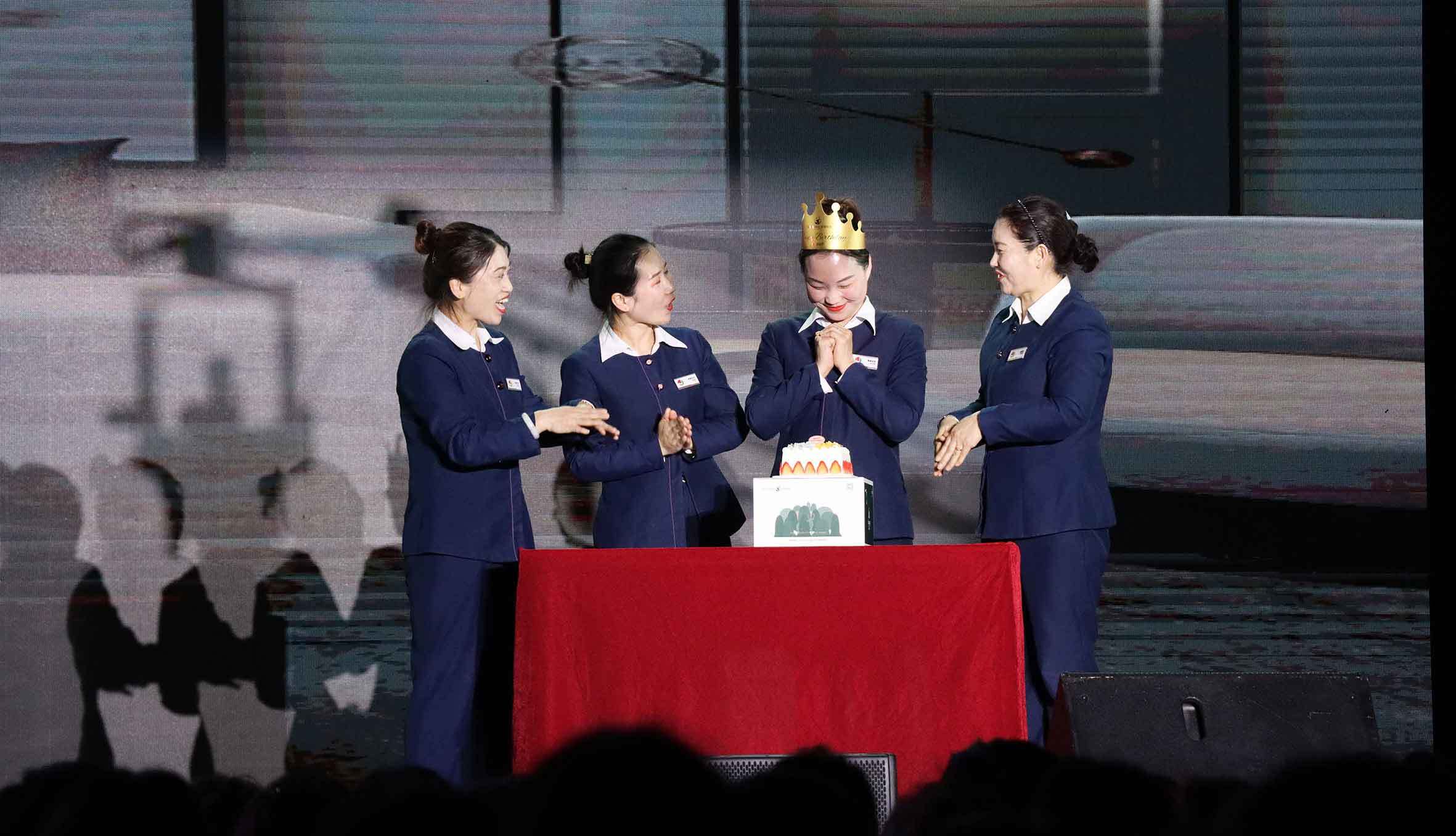 “同舟共濟謀發展，中和(hé)共赢創未來(lái)”——建業(yè)百貨二十周年(nián)慶典